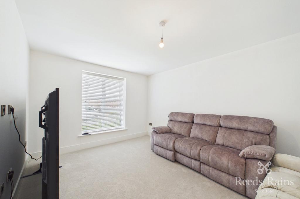 House in Rotherham, South Yorkshire - View 4
