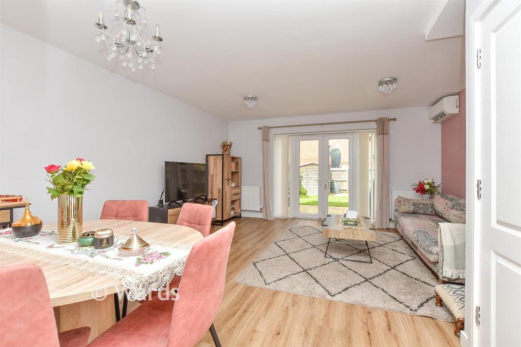 4 bedroom semi-detached house for sale