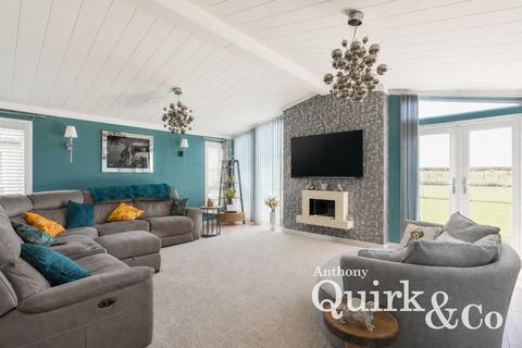 2 bedroom park home for sale, Beach Walk Road, Canvey Island, SS8
