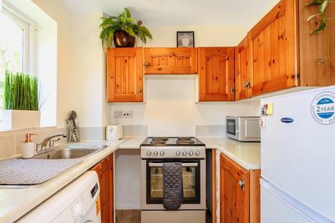 1 bedroom apartment to rent, Greenslade Road, Barking, IG11