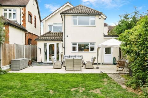 4 bedroom detached house for sale, Wykeham Avenue, HORNCHURCH, Essex, RM11