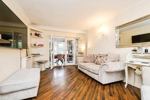 4 bedroom detached house for sale, Wykeham Avenue, HORNCHURCH, Essex, RM11