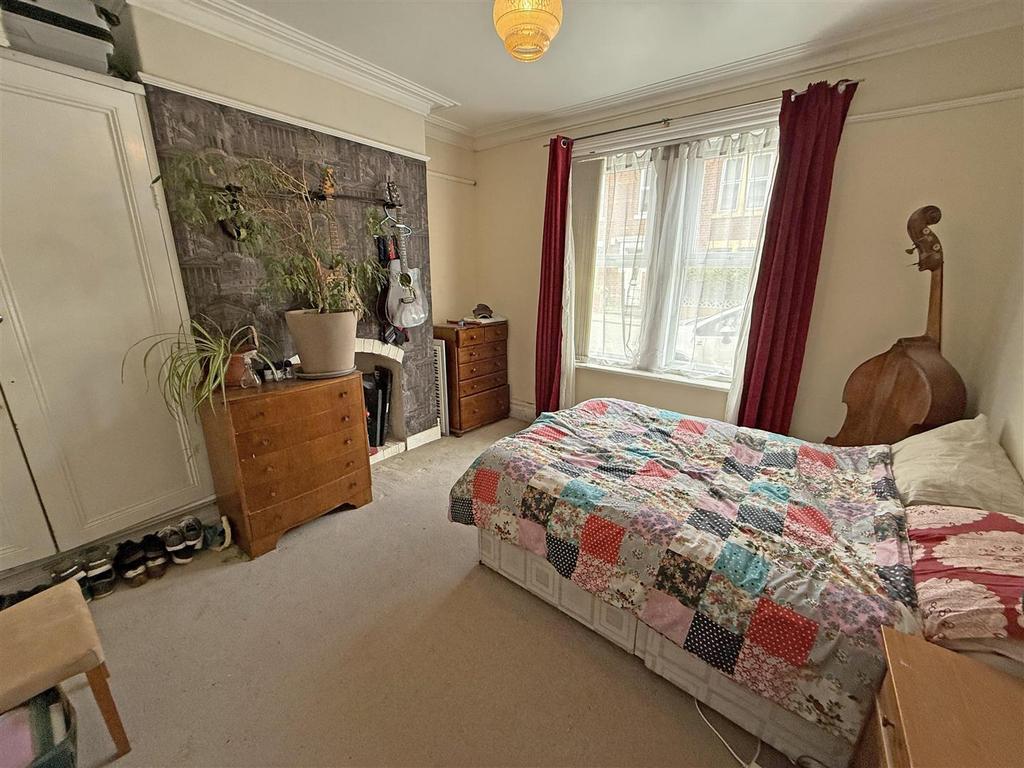 Bedroom A2.jpg