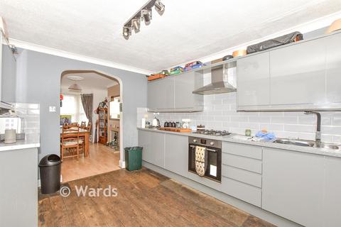 2 bedroom terraced house for sale, London Road, Dover CT17