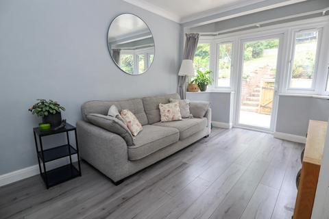 3 bedroom detached house for sale, Mead Way, Coulsdon