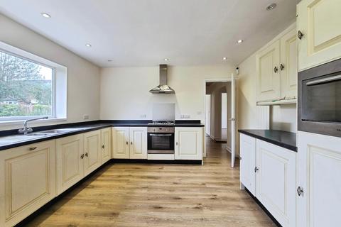 2 bedroom bungalow to rent, Larch Avenue, Macclesfield SK11