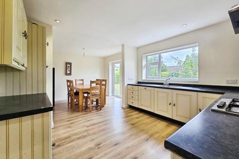 2 bedroom bungalow to rent, Larch Avenue, Macclesfield SK11