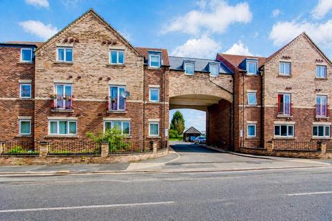 2 bedroom flat to rent, Wyberton West Road Castle Square, Boston, PE21
