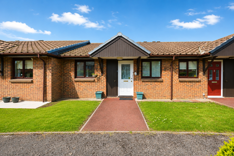 2 bedroom bungalow for sale, Limewalk, Bedfordshire LU5