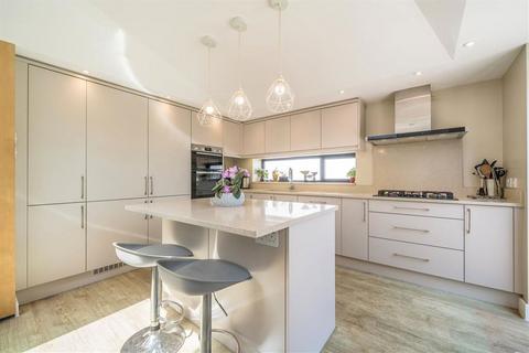 4 bedroom detached house for sale, Horn Park Lane, London SE12