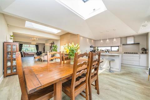 4 bedroom detached house for sale, Horn Park Lane, London SE12
