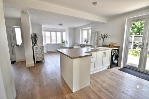 2 bedroom detached bungalow for sale, Primrose Road, Holland-on-Sea
