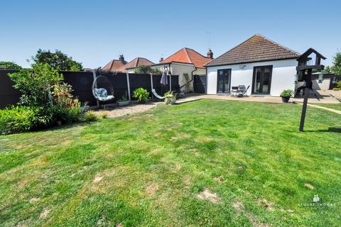 2 bedroom detached bungalow for sale, Primrose Road, Holland-on-Sea