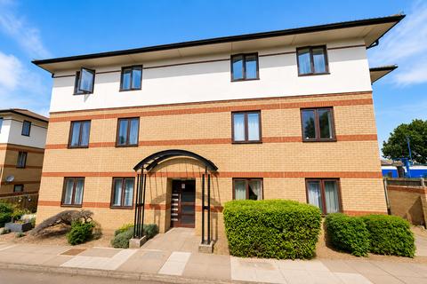 Hollydale Close, Northolt