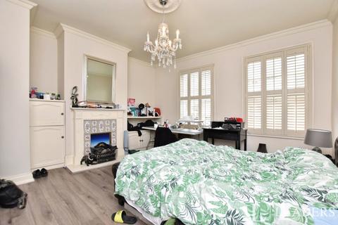 1 bedroom in a flat share to rent, Florence Walk, North Street, Bishop's Stortford, CM23