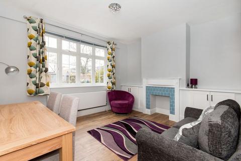 2 bedroom flat to rent, Balham High Road, Moira Court Balham High Road, SW17