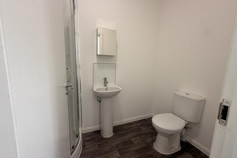 Studio to rent, Hillier Street North, Manchester M9