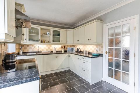 3 bedroom terraced house for sale, Westfield Avenue, Rushden