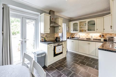 3 bedroom terraced house for sale, Westfield Avenue, Rushden