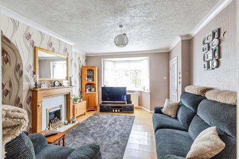3 bedroom terraced house for sale, Westfield Avenue, Rushden