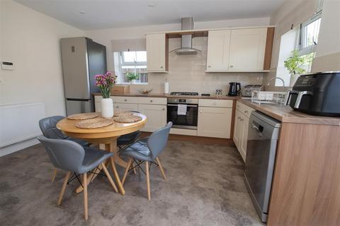 3 bedroom semi-detached house for sale, Southwood Mews, Driffield