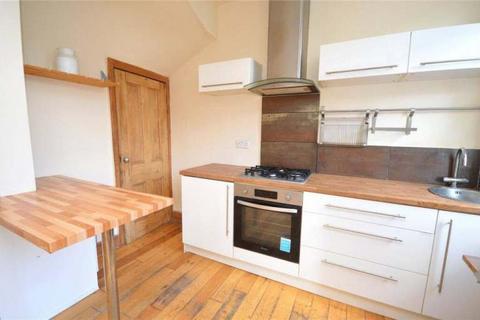 2 bedroom house to rent, Firth Mount, Leeds, LS11