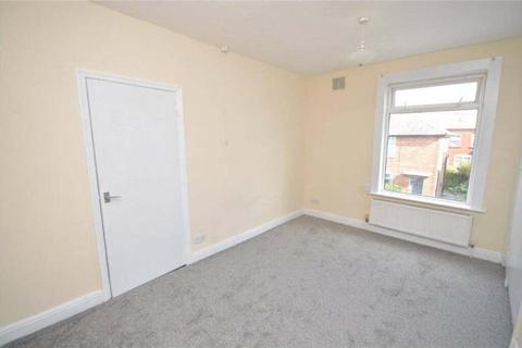 2 bedroom house to rent, Firth Mount, Leeds, LS11
