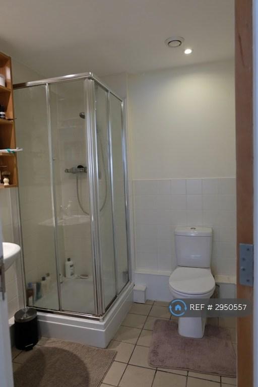 Apartment in Leeds, West Yorkshire - View 2