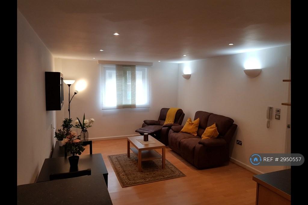 Apartment in Leeds, West Yorkshire - More
