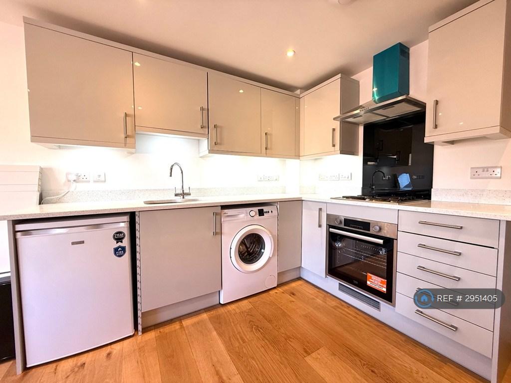 Apartment in Southampton, Eastern Docks, St Mary's - View 2