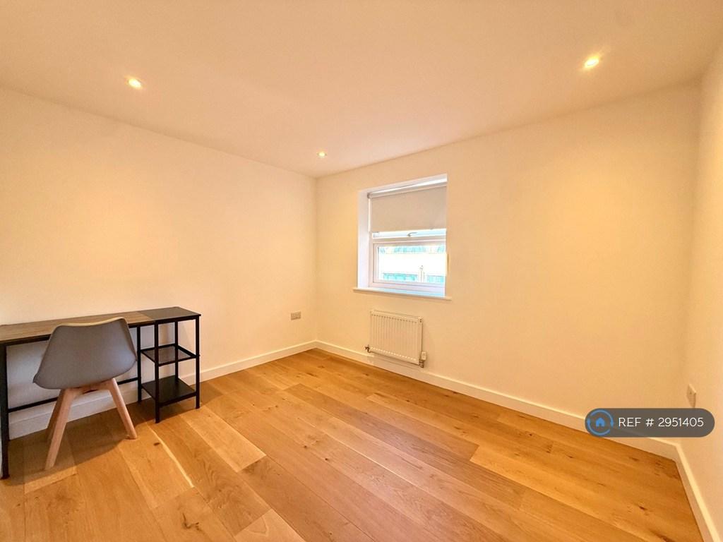 Apartment in Southampton, Eastern Docks, St Mary's - View 5