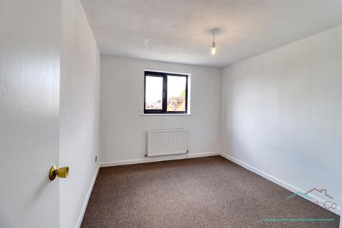 2 bedroom flat to rent, Flat 42, Kensington House, Rectory Road, Rushden, Northamptonshire