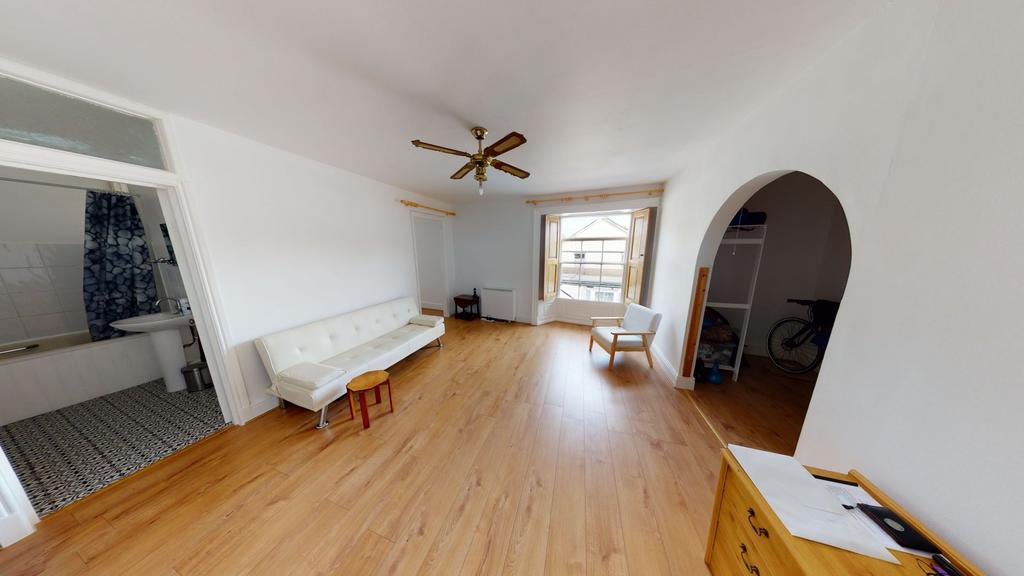 1 bedroom block of apartments to rent