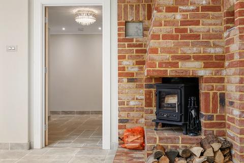 4 bedroom detached house for sale, Crouch Avenue, Hockley, SS5