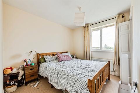 2 bedroom flat for sale, Nye Bevan Close, Oxford