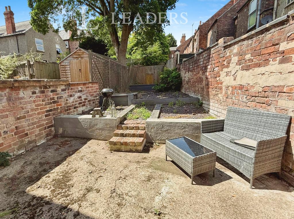House in Nottingham, Nottinghamshire - More
