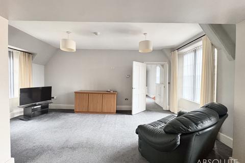 2 bedroom apartment to rent, Middle Lincombe Road, Torquay, TQ1