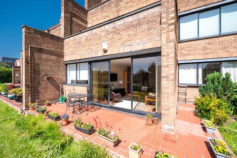 2 bedroom flat to rent, Fettes Rise, Edinburgh, EH4