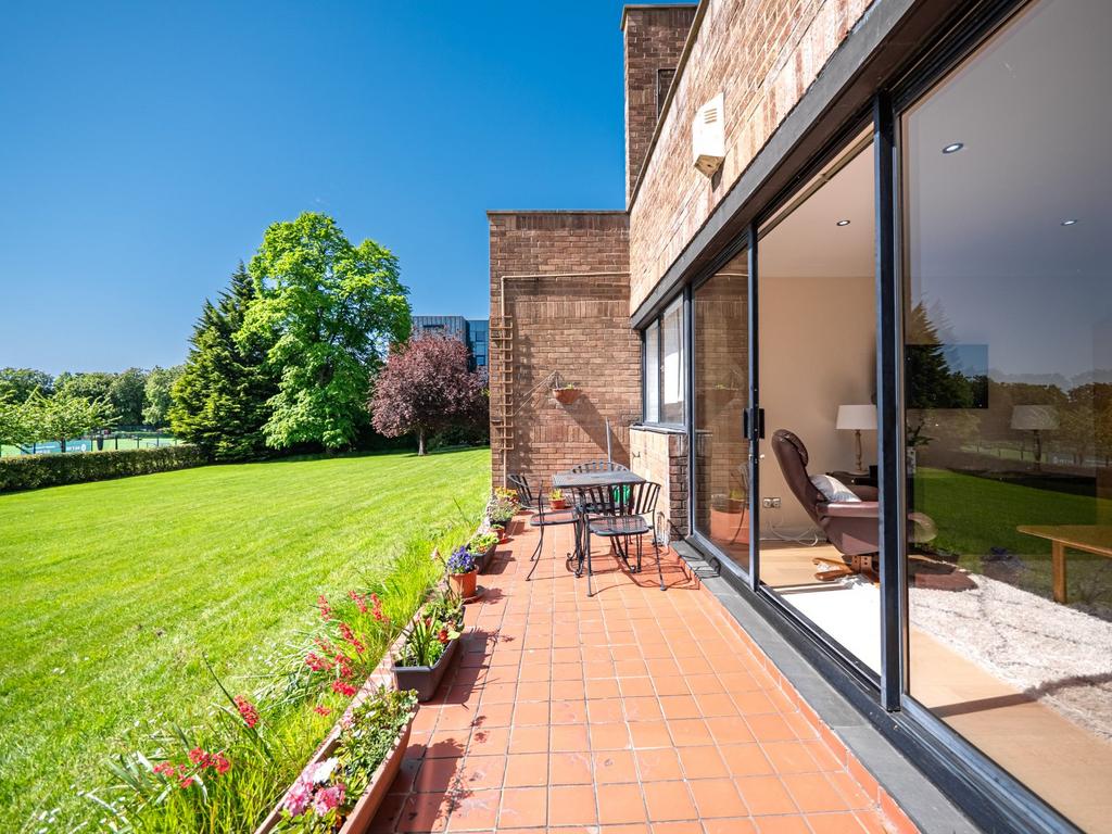 Apartment in Edinburgh, Inverleith - View 3