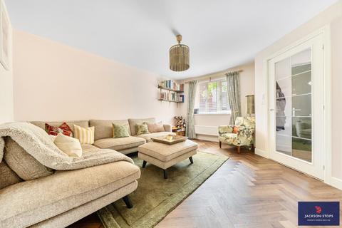 3 bedroom semi-detached house for sale, Summerlin Drive, Woburn Sands, Milton Keynes, MK17