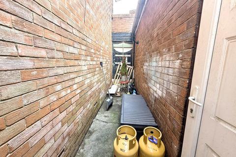 Retail property (high street) for sale, Heaton Terrace, North Shields, Tyne and Wear, NE29 7HJ
