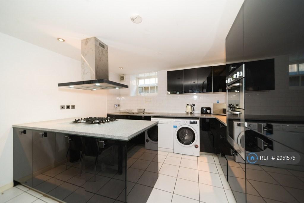 Parfett Street, London, E1 - View 2