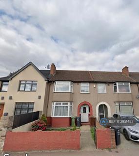 3 bedroom terraced house to rent, Crosby Road, Dagenham, RM10
