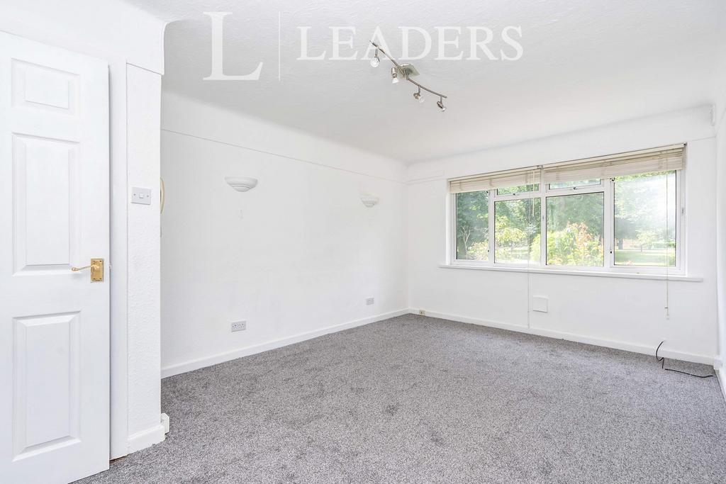 Apartment in Southampton - View 5