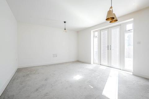 3 bedroom semi-detached house for sale, Birnbeck Avenue, Bletchley MK3