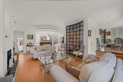 Rochester Mews, London, NW1