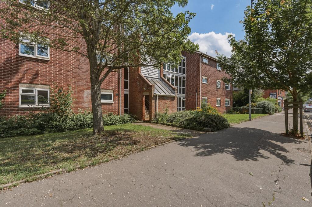 3 bedroom flat to rent