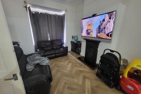 3 bedroom semi-detached house to rent, Birmingham B23
