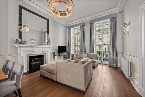 4 bedroom terraced house to rent, Wilton Crescent, Knightsbridge, London, SW1X