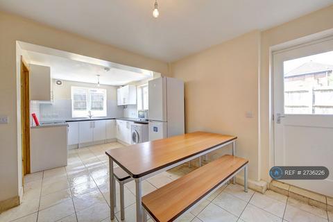 6 bedroom end of terrace house to rent, Addison Gardens, Kingston Upon Thames, KT5